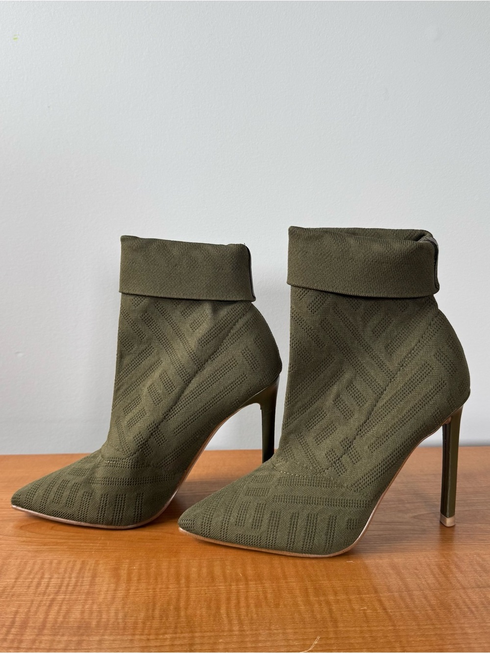 (7)Olive Knit Pointed-Toe Stiletto Ankle Boots